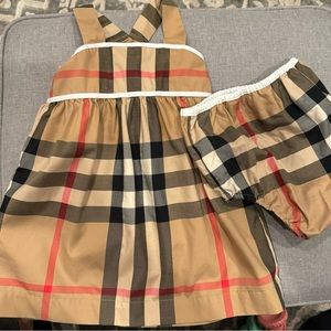 Burberry baby dress set